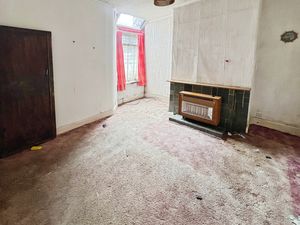 Lounge- click for photo gallery